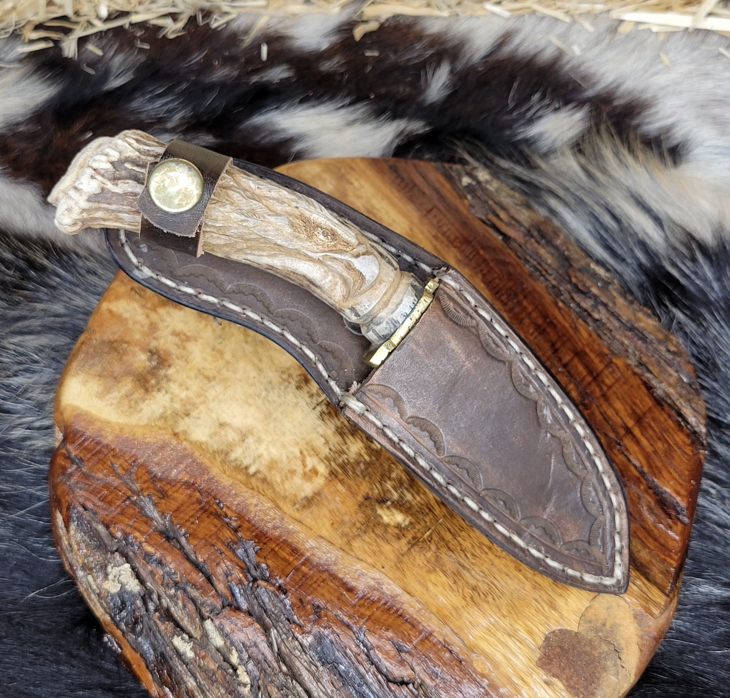 Cuchillo Cabesa De Aguila Cuerno De Venado 63
