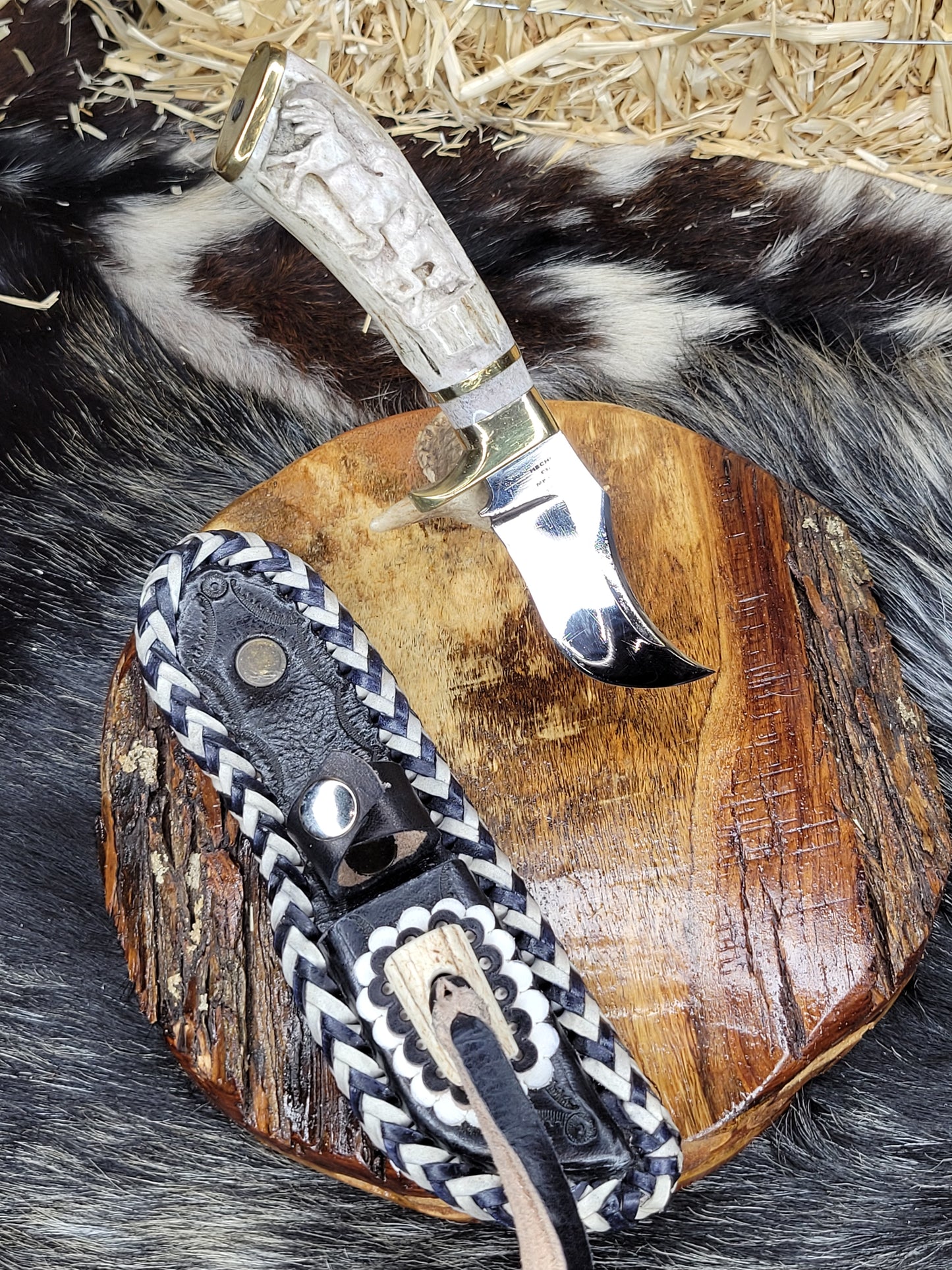Cuchillo Cuerno de Venado Tallado 75