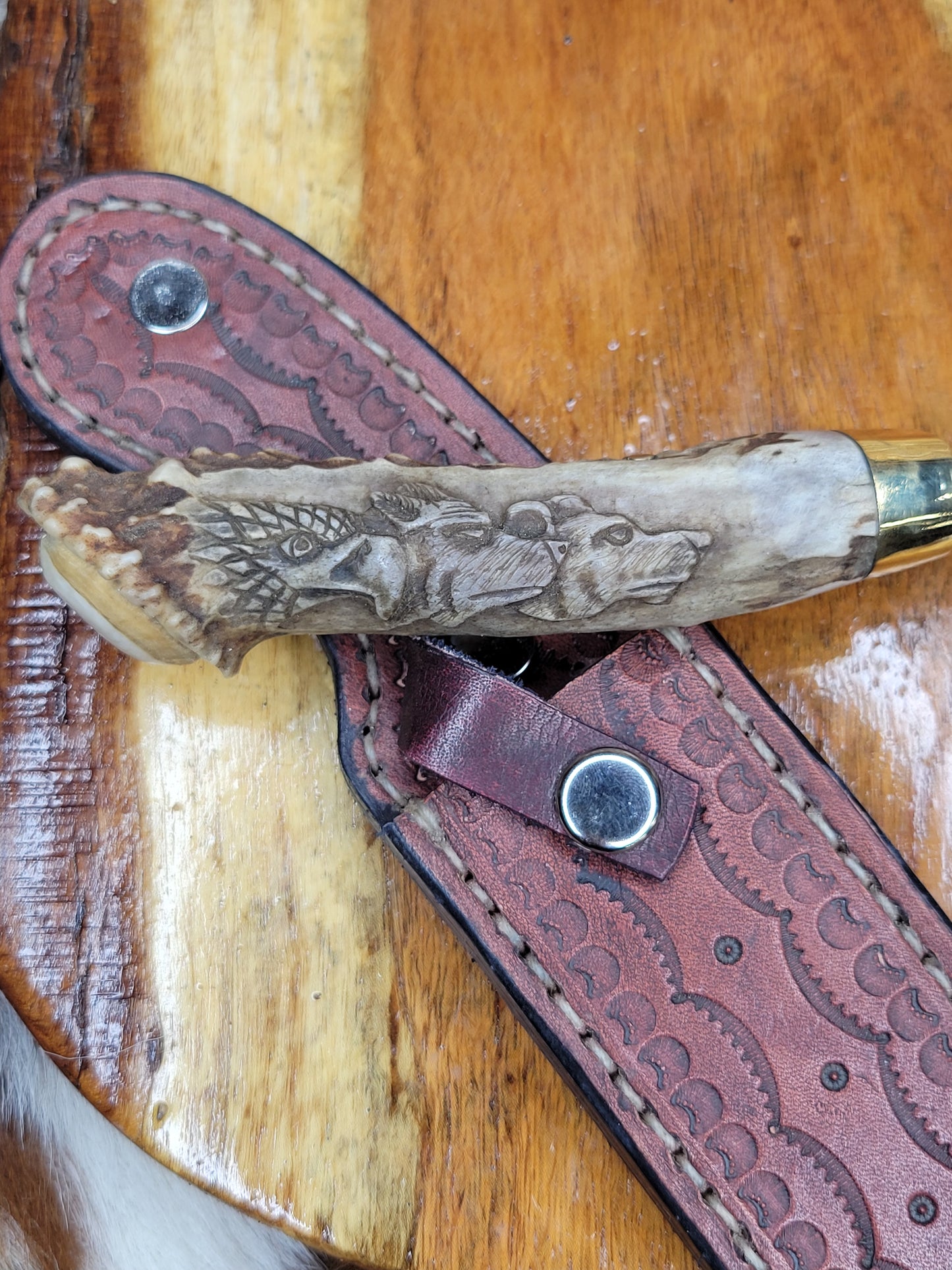 Cuchillo Cuerno de Venado Tallado Aguila, Lobo y Oso 11