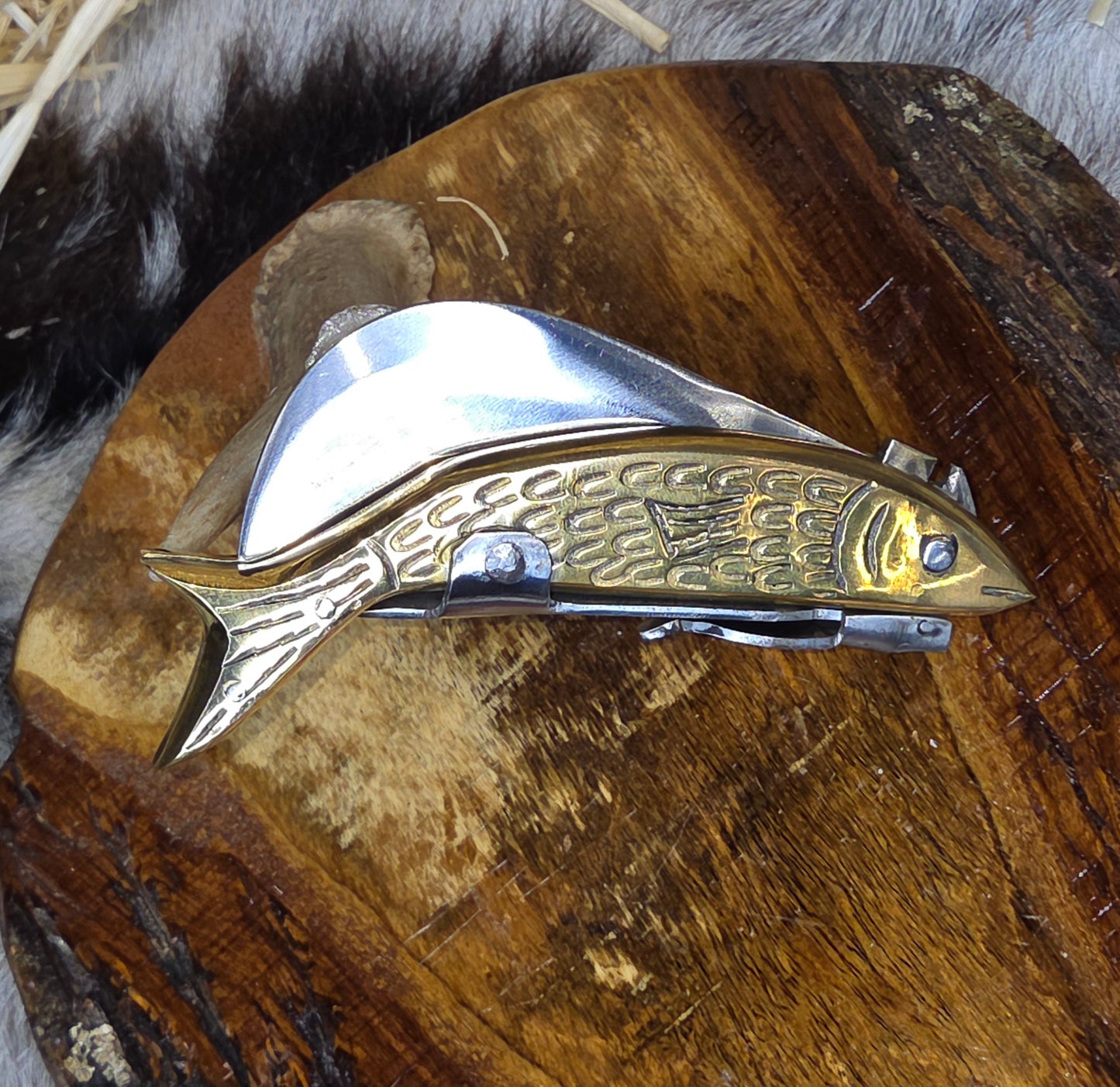 Tranchete de Pescado Bronce T31