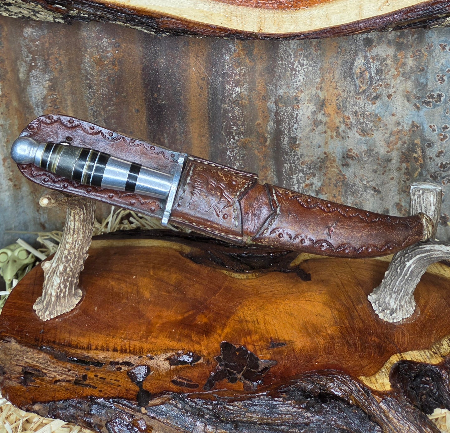 Cuchillo Antiguo Torneado 102