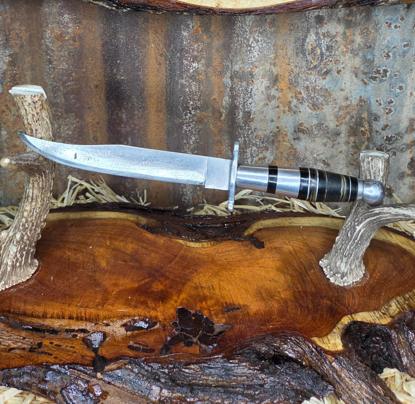 Cuchillo Antiguo Torneado 102